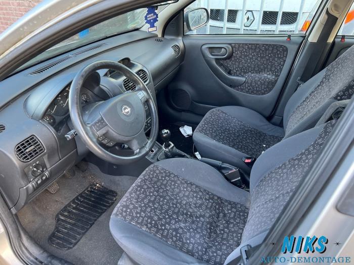 Opel Corsa C 1.2 16V Sloopvoertuig (2002, Grijs)