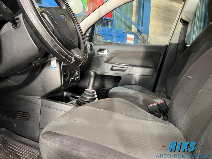 Ford Fusion 1.4 16V Sloopvoertuig (2004, Grijs)