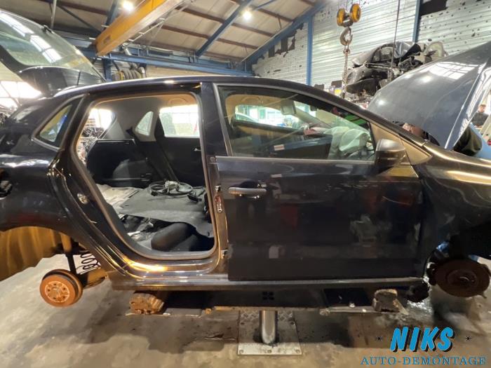 Volkswagen Polo Sloopvoertuig (2015, Zwart)