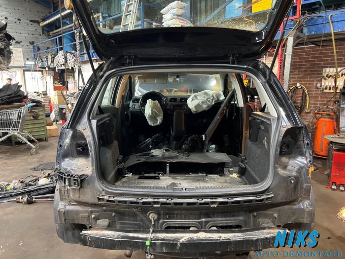 Volkswagen Polo Sloopvoertuig (2015, Zwart)