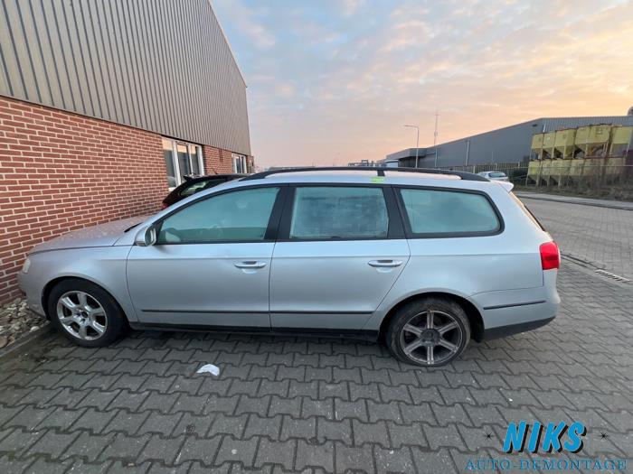 Volkswagen Passat Variant 2.0 TDI 16V 140 Sloopvoertuig (2009, Metallic, Grijs)