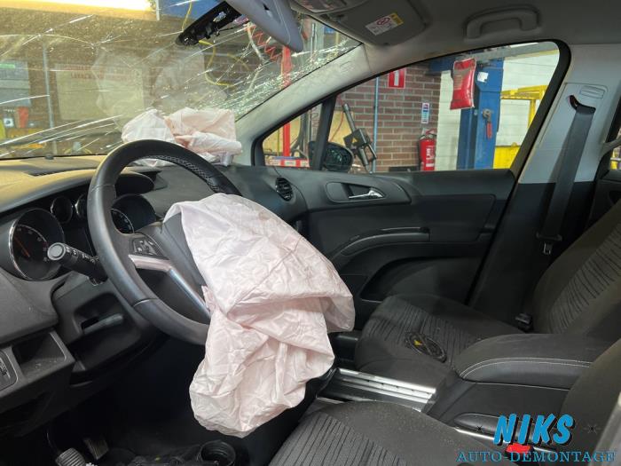 Opel Meriva 1.4 Turbo 16V ecoFLEX Sloopvoertuig (2015, Rood)