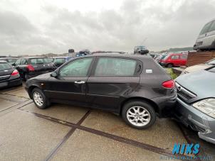 Alfa Romeo 147 1.6 HP Twin Spark 16V Sloopvoertuig (2003, Zwart)