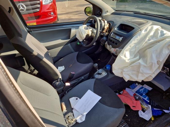 Toyota Aygo 1.0 12V VVT-i Sloopvoertuig (2007, Grijs)