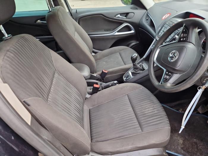 Opel Zafira Tourer 1.4 Turbo 16V EcoFLEX Sloopvoertuig (2016, Zwart)