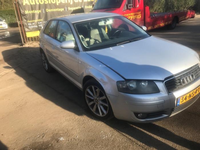 Audi A3 1.6 16V FSI Sloopvoertuig (2004, Grijs)