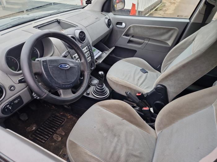 Ford Fusion 1.6 16V Sloopvoertuig (2003, Grijs)