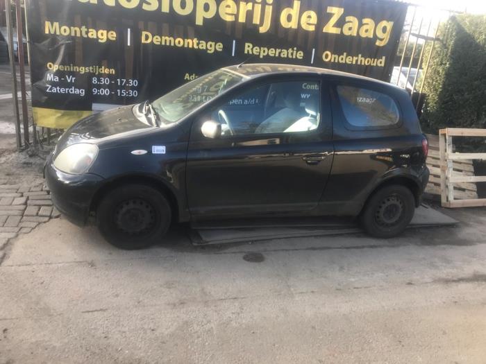 Toyota Yaris 1.0 16V VVT-i Sloopvoertuig (2000, Zwart)