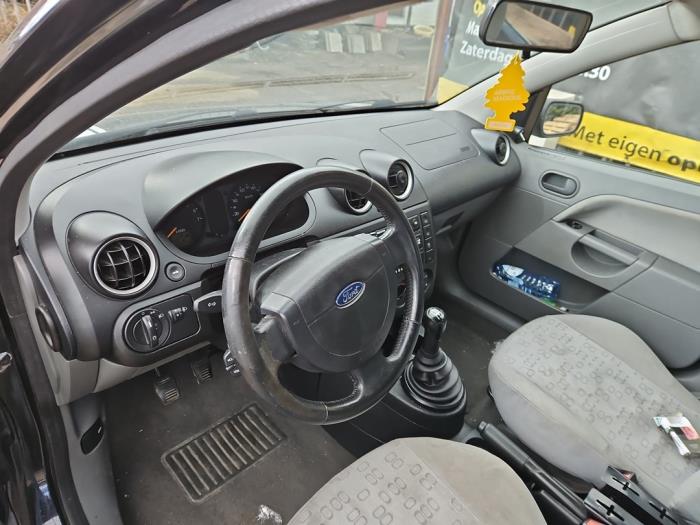 Ford Fiesta 5 1.3 Sloopvoertuig (2002, Zwart)