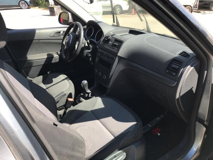 Skoda Yeti 1.2 TSI 16V Sloopvoertuig (2010, Grijs)