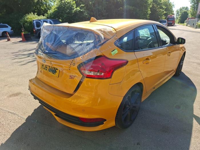Ford Focus 3 ST 2.0 ST EcoBoost 16V Sloopvoertuig (2017, Geel)