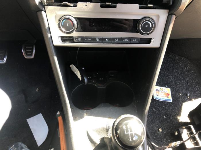 Volkswagen Polo V 1.0 TSI 12V BlueMotion Sloopvoertuig (2015, Grijs)