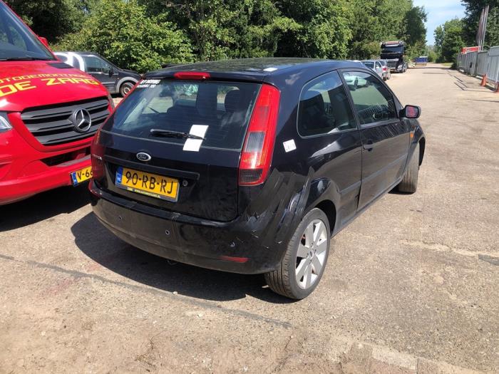 Ford Fiesta 5 1.4 16V Sloopvoertuig (2005, Zwart)