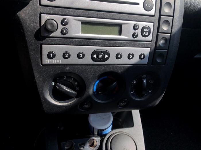 Ford Fiesta 5 1.4 16V Sloopvoertuig (2005, Zwart)