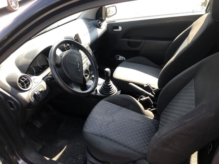 Ford Fiesta 5 1.4 16V Sloopvoertuig (2005, Zwart)