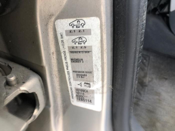 Citroen C3 1.6 16V Sloopvoertuig (2004, Beige)