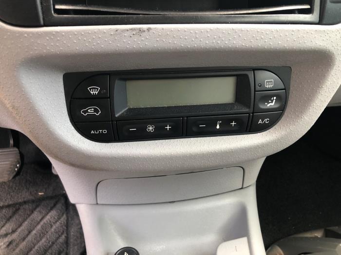 Citroen C3 1.6 16V Sloopvoertuig (2004, Beige)