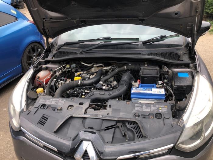 Renault Clio IV Estate/Grandtour 0.9 Energy TCE 12V Sloopvoertuig (2014, Licht, Grijs)