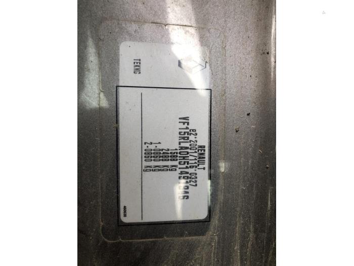 Renault Clio IV Estate/Grandtour 0.9 Energy TCE 12V Sloopvoertuig (2014, Licht, Grijs)