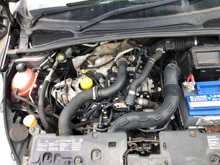 Renault Clio IV Estate/Grandtour 0.9 Energy TCE 12V Sloopvoertuig (2014, Licht, Grijs)