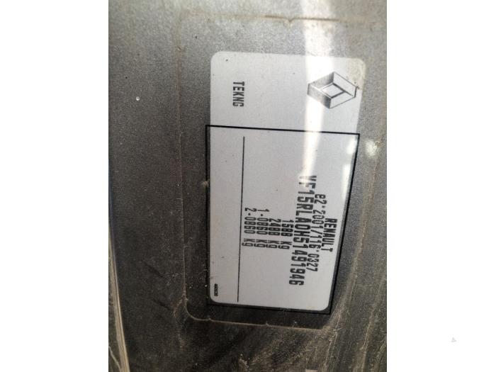 Renault Clio IV Estate/Grandtour 0.9 Energy TCE 12V Sloopvoertuig (2014, Licht, Grijs)