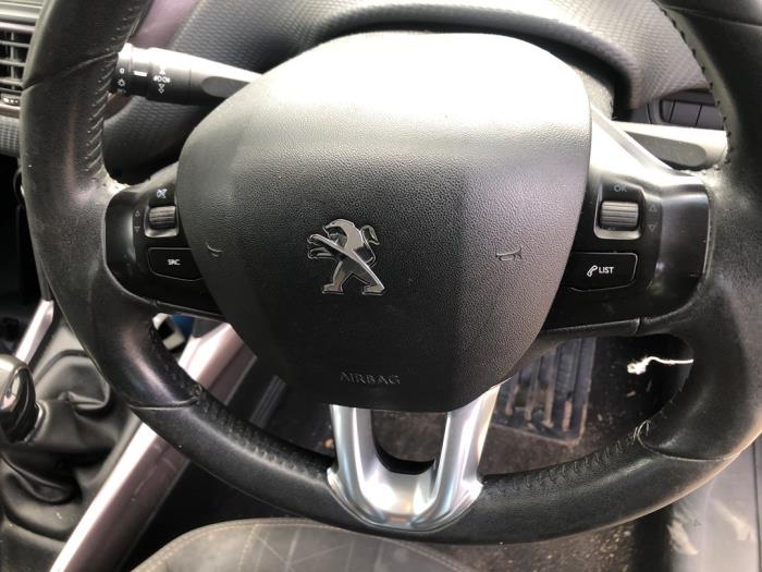 Peugeot 2008 1.2 Vti 12V PureTech 82 Sloopvoertuig (2015, Zwart)