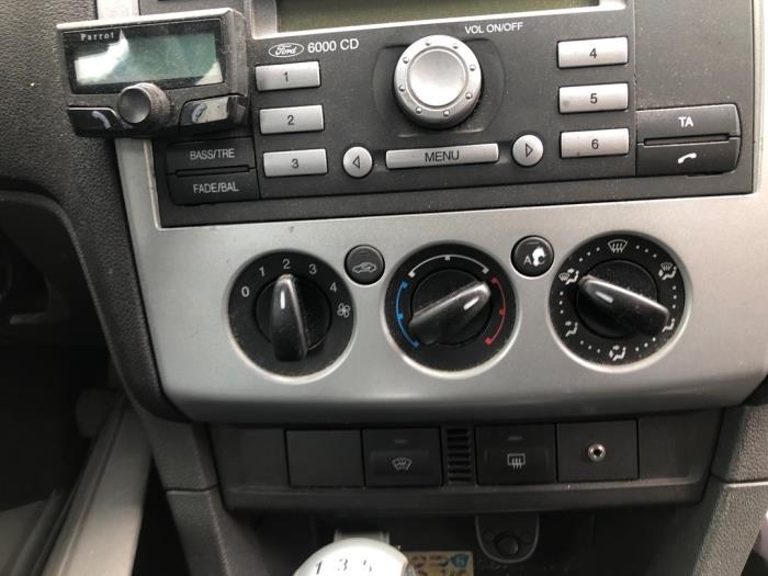 Ford Focus 2 Wagon 1.6 16V Sloopvoertuig (2007, Zwart)