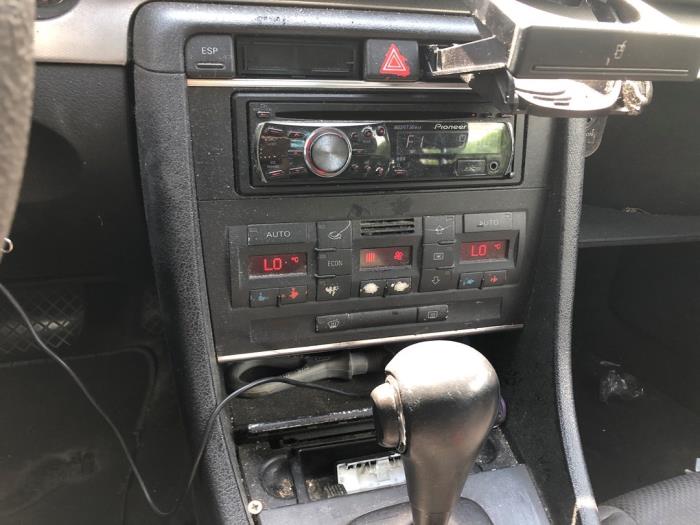 Audi A4 Avant 2.0 20V Sloopvoertuig (2003, Zwart)