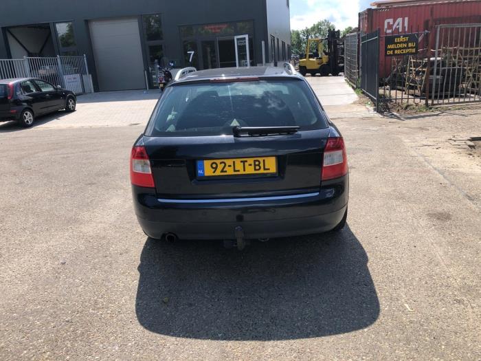 Audi A4 Avant 2.0 20V Sloopvoertuig (2003, Zwart)