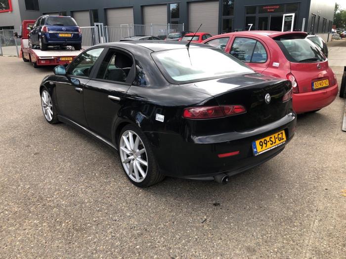 Alfa Romeo 159 1.9 JTS 16V Sloopvoertuig (2006, Zwart)