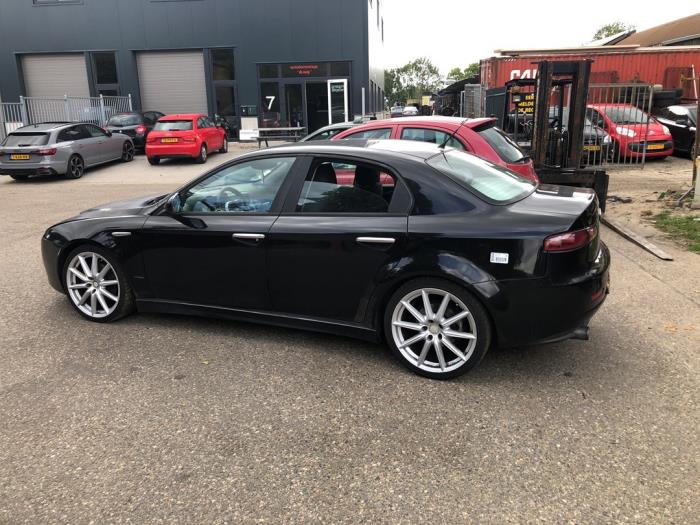 Alfa Romeo 159 1.9 JTS 16V Sloopvoertuig (2006, Zwart)