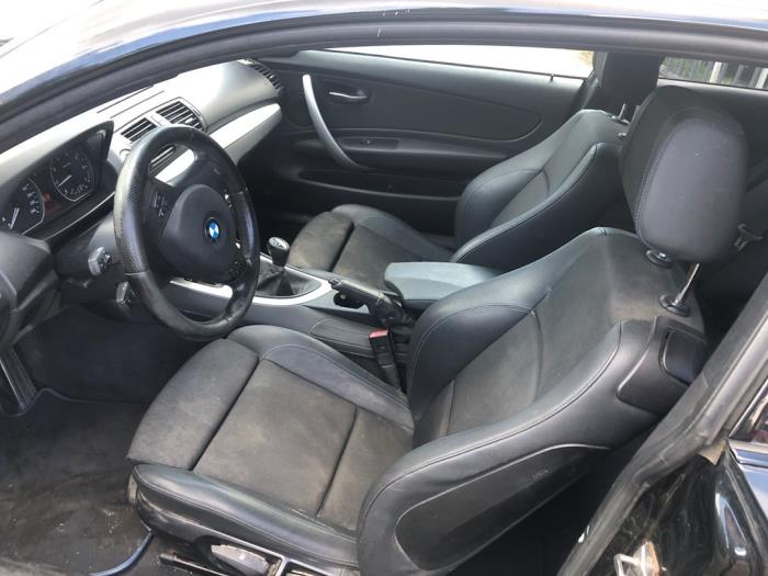 BMW 1 serie 118i 16V Sloopvoertuig (2010, Zwart)