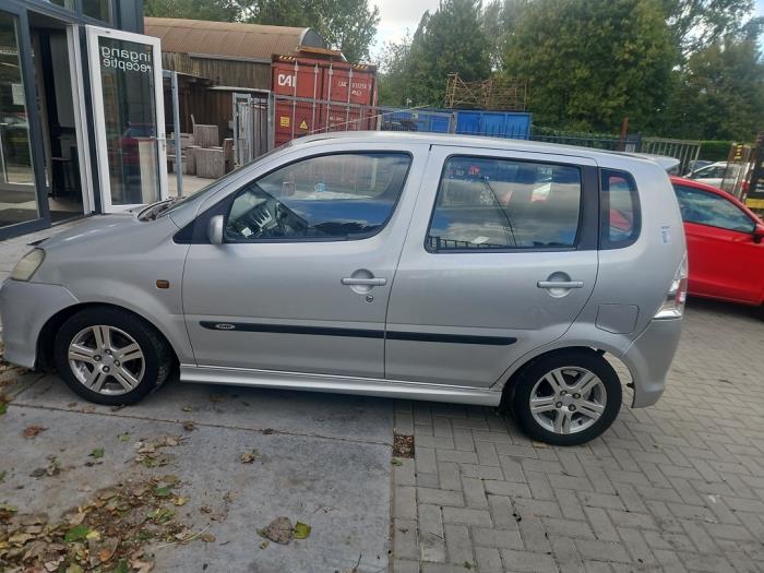 Daihatsu YRV 1.3 16V DVVT Sloopvoertuig (2004, Grijs)