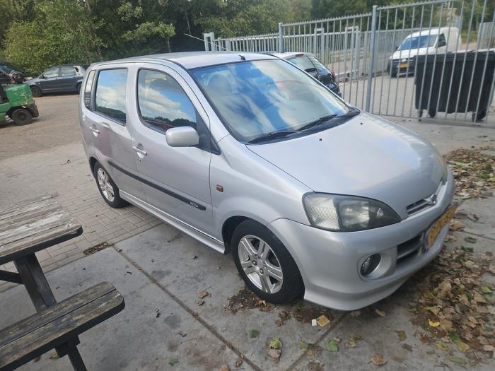 Daihatsu YRV 1.3 16V DVVT Sloopvoertuig (2004, Grijs)