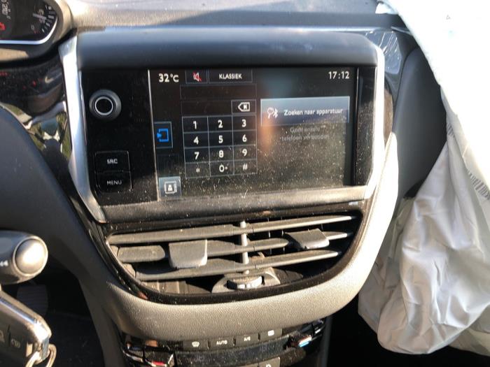 Peugeot 208 I 1.2 Vti 12V PureTech 82 Sloopvoertuig (2015, Wit)