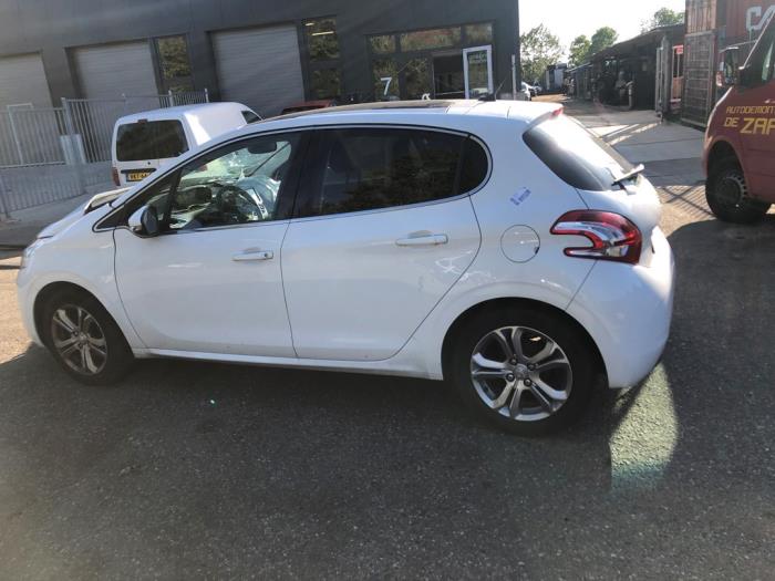Peugeot 208 I 1.2 Vti 12V PureTech 82 Sloopvoertuig (2015, Wit)