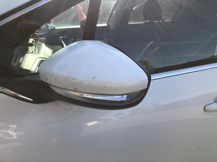 Peugeot 208 I 1.2 Vti 12V PureTech 82 Sloopvoertuig (2015, Wit)