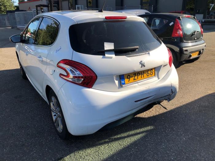 Peugeot 208 I 1.2 Vti 12V PureTech 82 Sloopvoertuig (2015, Wit)