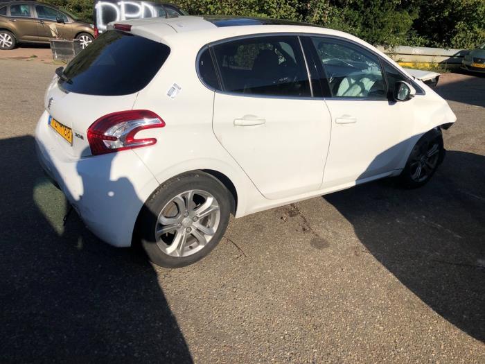 Peugeot 208 I 1.2 Vti 12V PureTech 82 Sloopvoertuig (2015, Wit)