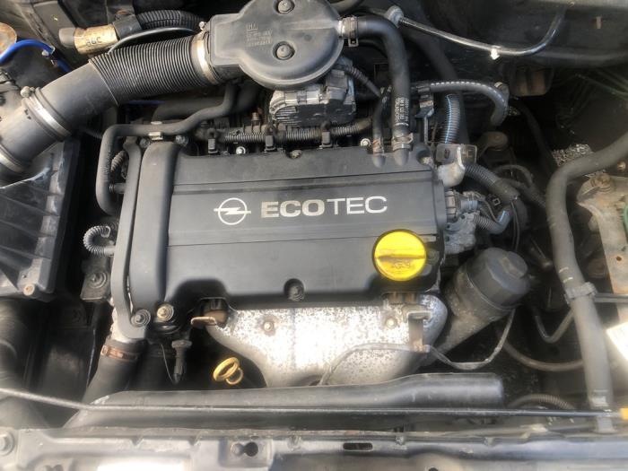 Opel Corsa C 1.2 16V Sloopvoertuig (2003, Zwart)