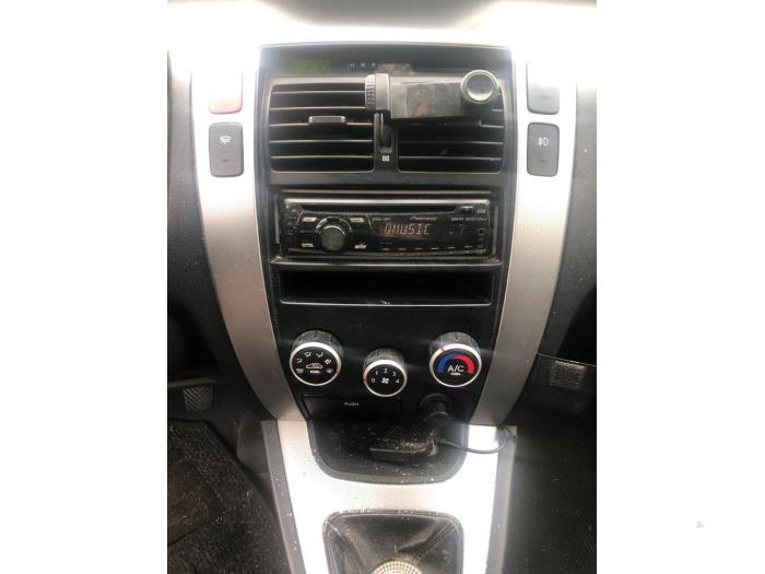 Hyundai Tucson 2.0 16V CVVT 4x2 Sloopvoertuig (2007, Grijs)