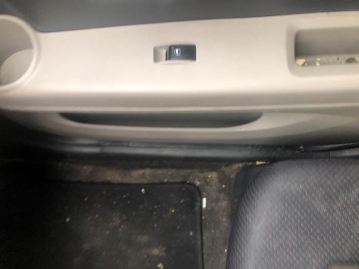 Daihatsu Sirion 2 1.3 16V DVVT Sloopvoertuig (2006, Grijs)