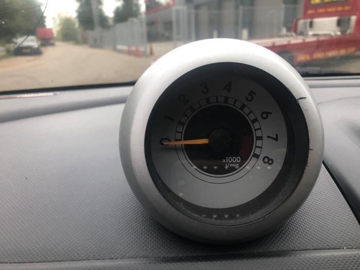 Daihatsu Sirion 2 1.3 16V DVVT Sloopvoertuig (2006, Grijs)