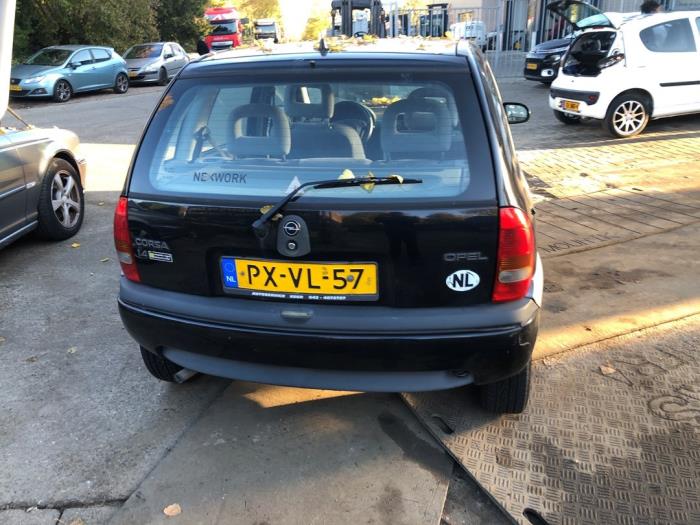 Opel Corsa B 1.4i Sloopvoertuig (1997, Zwart)