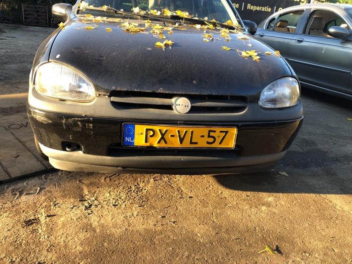 Opel Corsa B 1.4i Sloopvoertuig (1997, Zwart)