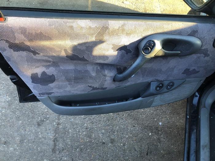 Opel Corsa B 1.4i Sloopvoertuig (1997, Zwart)