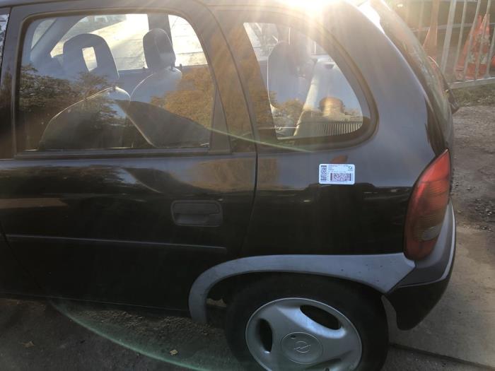 Opel Corsa B 1.4i Sloopvoertuig (1997, Zwart)