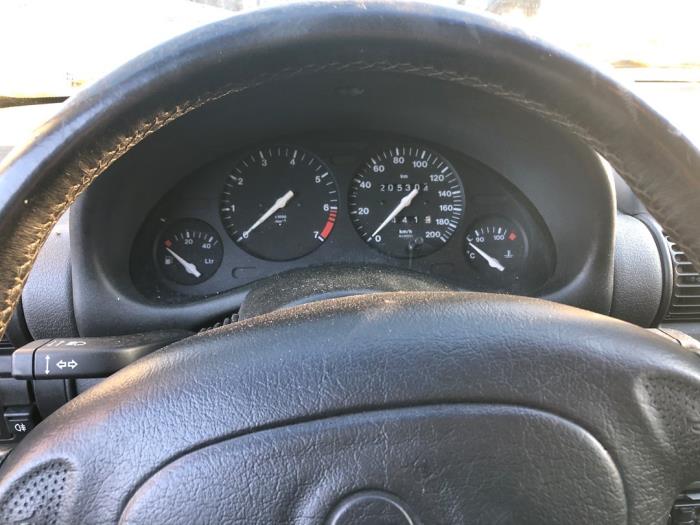 Opel Corsa B 1.4i Sloopvoertuig (1997, Zwart)