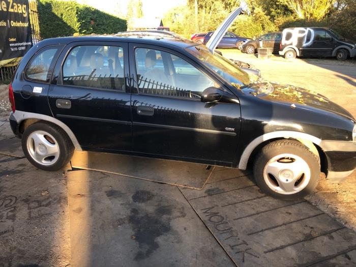 Opel Corsa B 1.4i Sloopvoertuig (1997, Zwart)