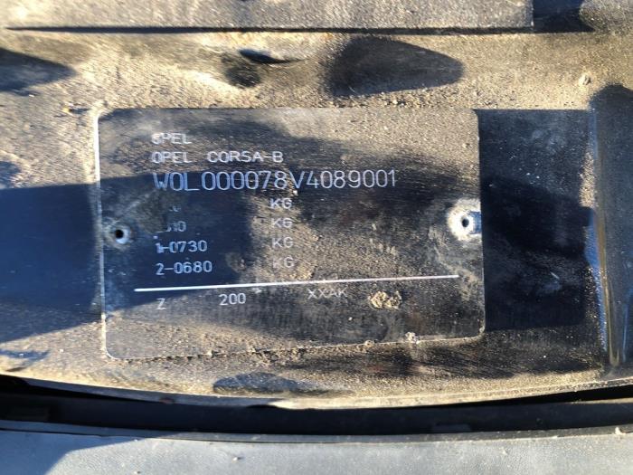 Opel Corsa B 1.4i Sloopvoertuig (1997, Zwart)